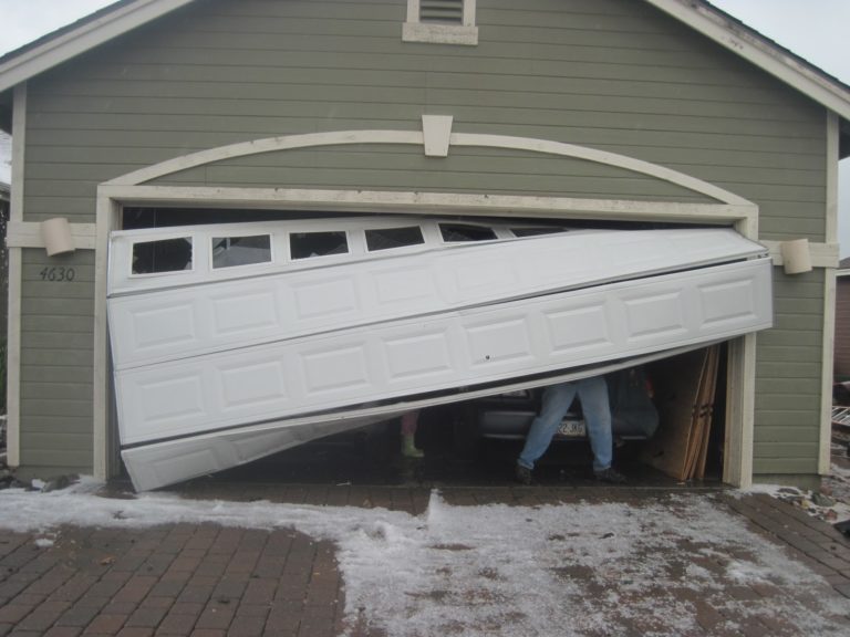 Garage Door Tracks Repair | (613) 627-3028 | Ottawa Garage Doors